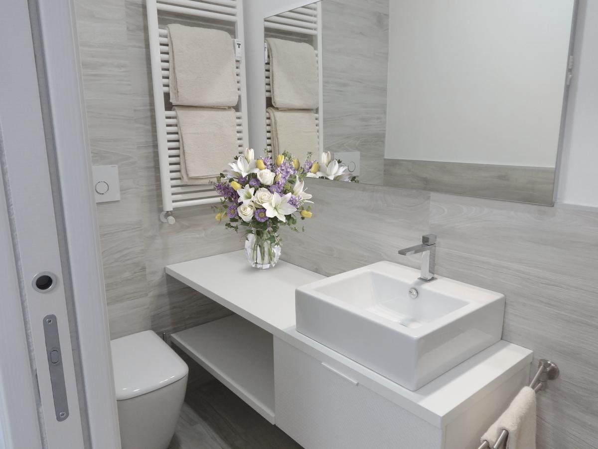 Chezromyk The Kosher B&B Milan Room photo